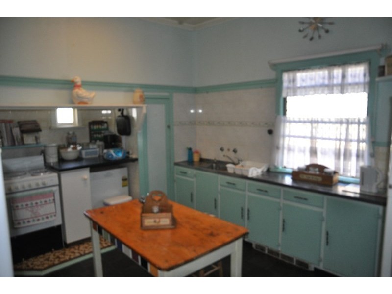 220 Bridge Street, Newtown QLD 4350