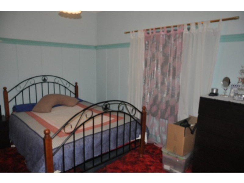 220 Bridge Street, Newtown QLD 4350