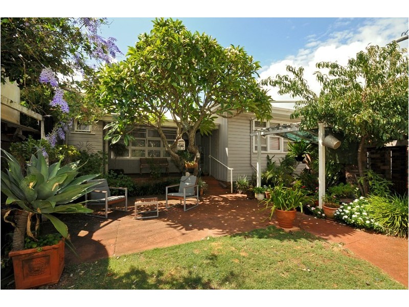 23 Merritt Street, Harristown QLD 4350