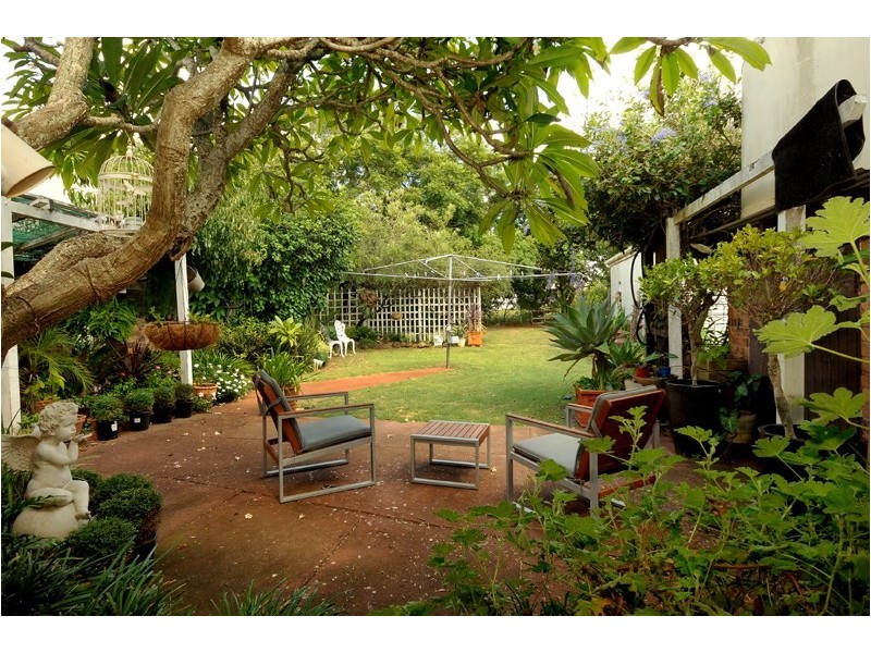 23 Merritt Street, Harristown QLD 4350