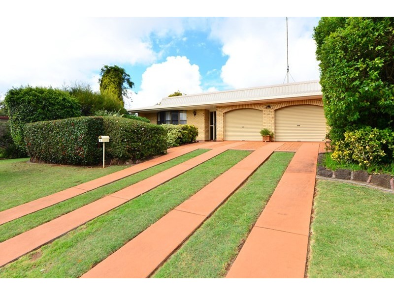 4 Cossart Street, Centenary Heights QLD 4350