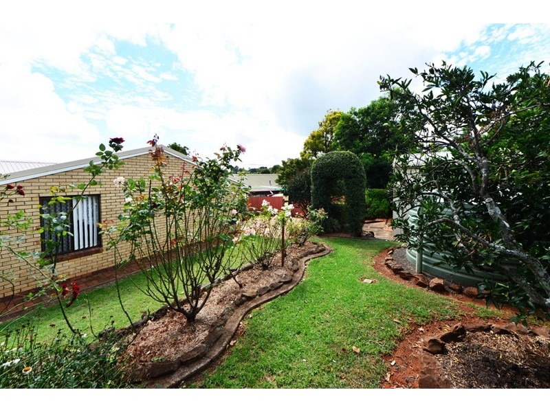 4 Cossart Street, Centenary Heights QLD 4350