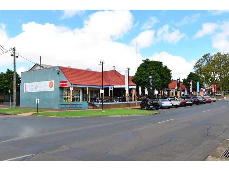 4 Cossart Street, Centenary Heights QLD 4350