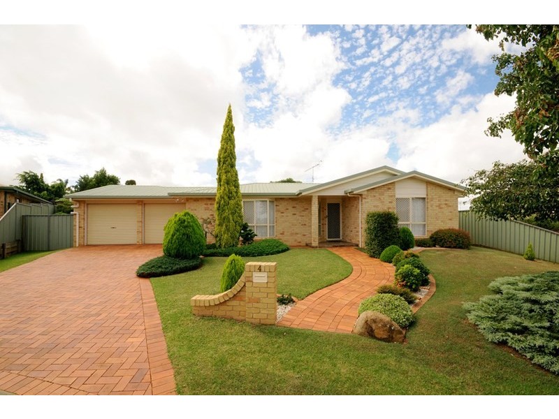 4 Caribou Court, Wilsonton QLD 4350