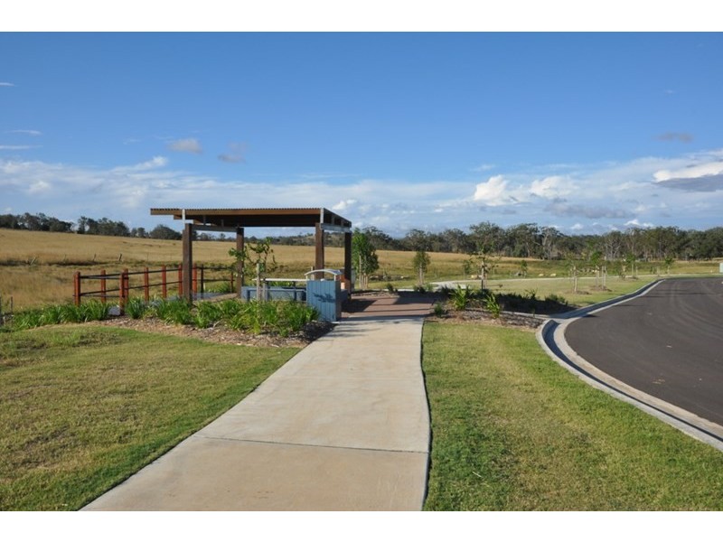 14 Rosella Gardens Drive, Meringandan West QLD 4352