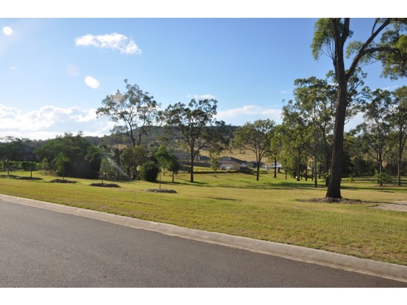 14 Rosella Gardens Drive, Meringandan West QLD 4352