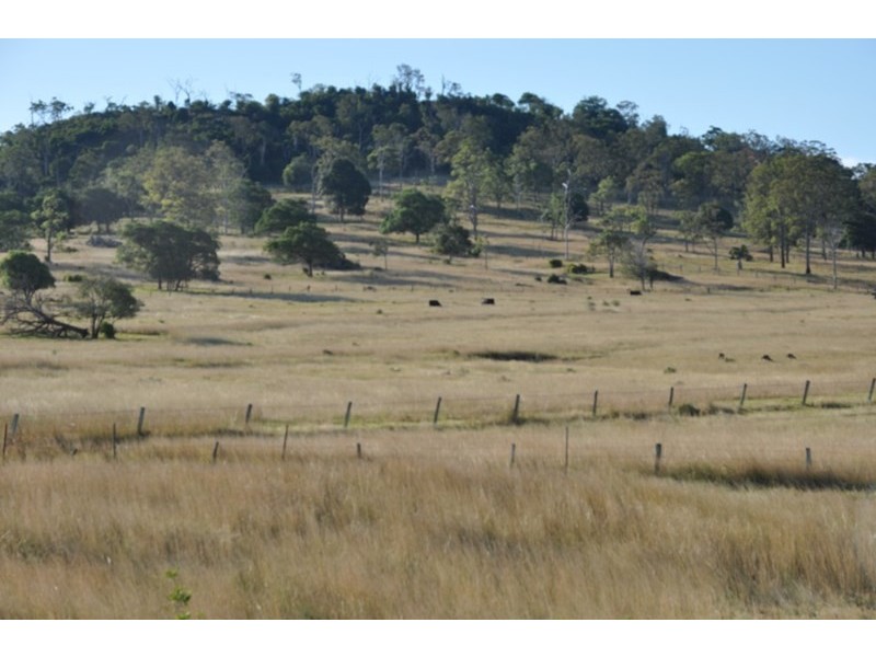 14 Rosella Gardens Drive, Meringandan West QLD 4352