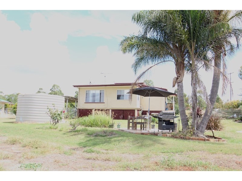 20 Clifford Street, Meringandan West QLD 4352