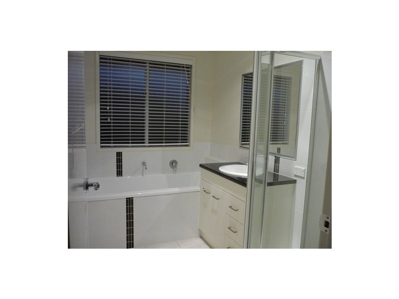 19 Kurrawa Crescent, Glenvale QLD 4350