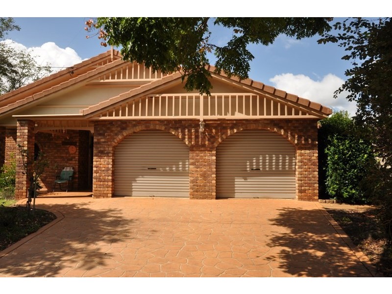 35 Highfields Road, Highfields QLD 4352