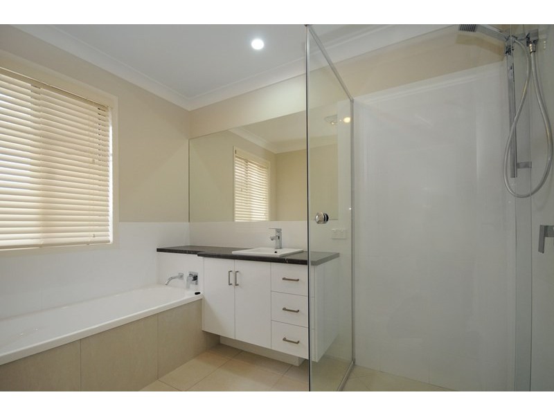 33 Wigan Avenue, Highfields QLD 4352