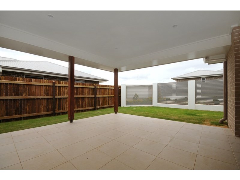 33 Wigan Avenue, Highfields QLD 4352