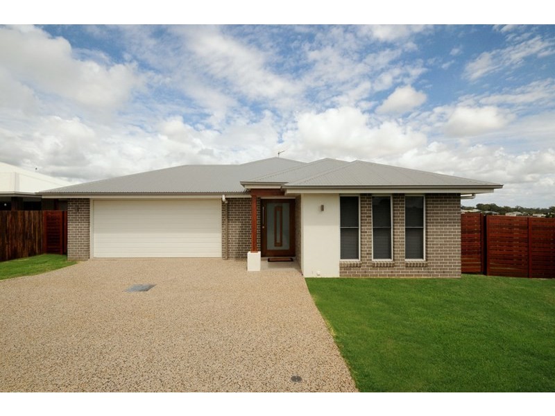 33a Wigan Avenue, Highfields QLD 4352
