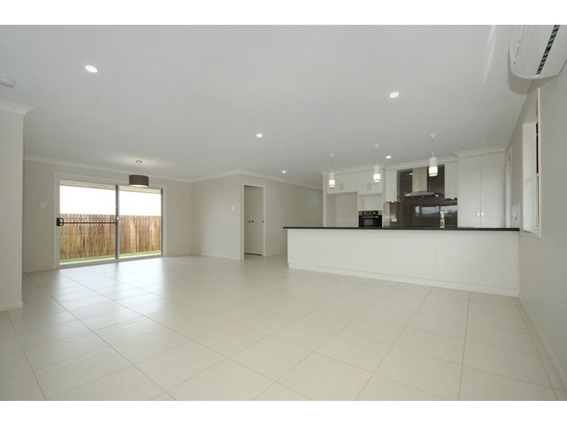 33a Wigan Avenue, Highfields QLD 4352