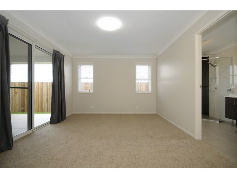 33a Wigan Avenue, Highfields QLD 4352