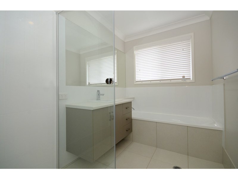33a Wigan Avenue, Highfields QLD 4352
