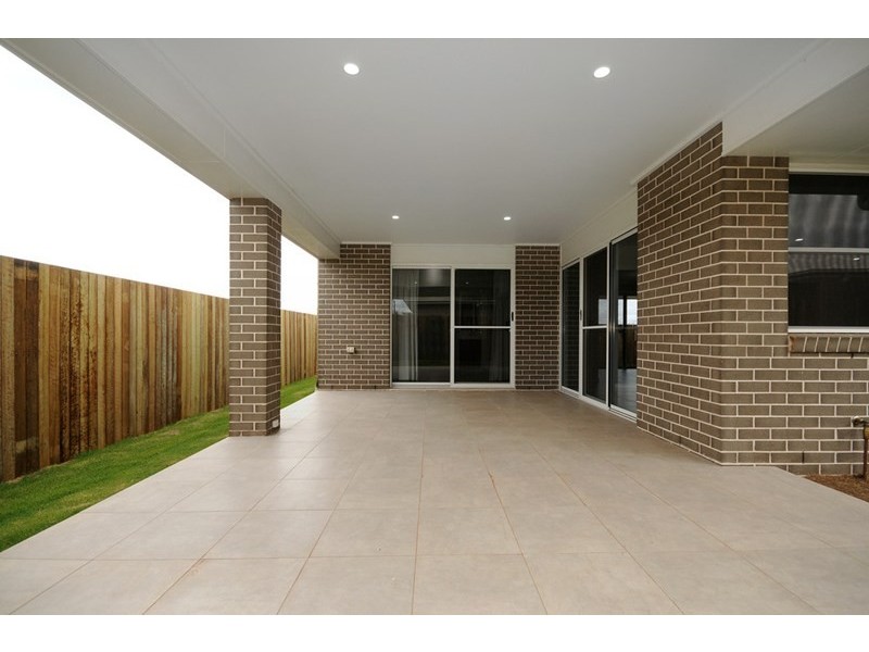 33a Wigan Avenue, Highfields QLD 4352