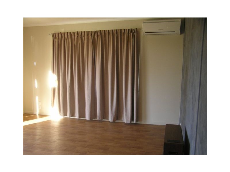 90 Hursley Road, Newtown QLD 4350