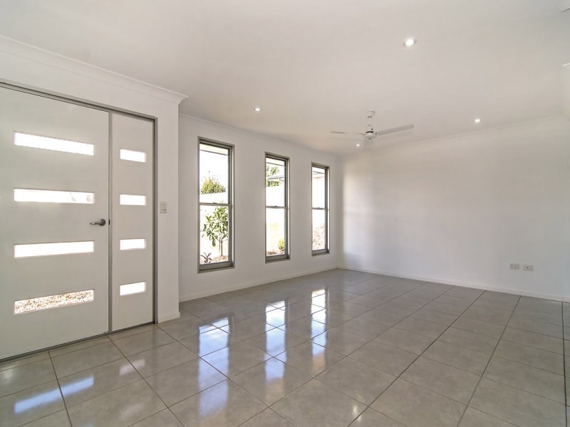1 Honeyeater Drive, Highfields QLD 4352