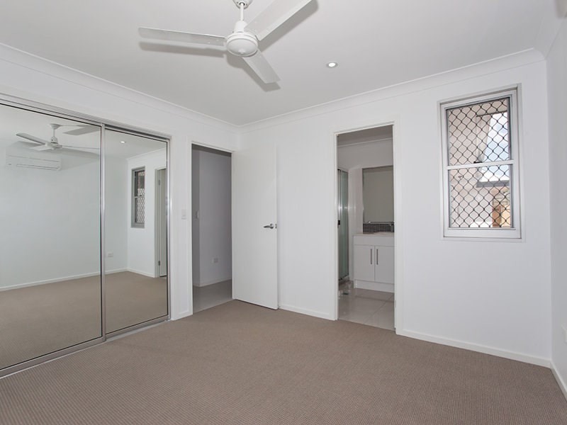 1 Honeyeater Drive, Highfields QLD 4352