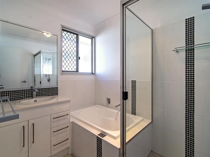 1 Honeyeater Drive, Highfields QLD 4352