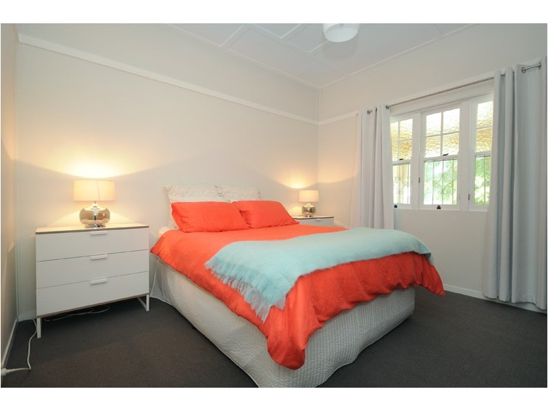 3 Rhyde Street, Mount Lofty QLD 4350