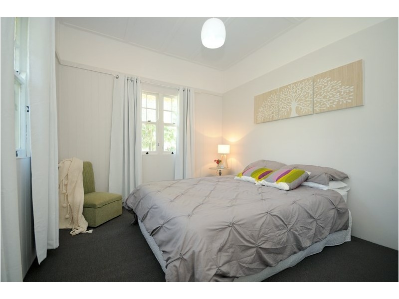 3 Rhyde Street, Mount Lofty QLD 4350