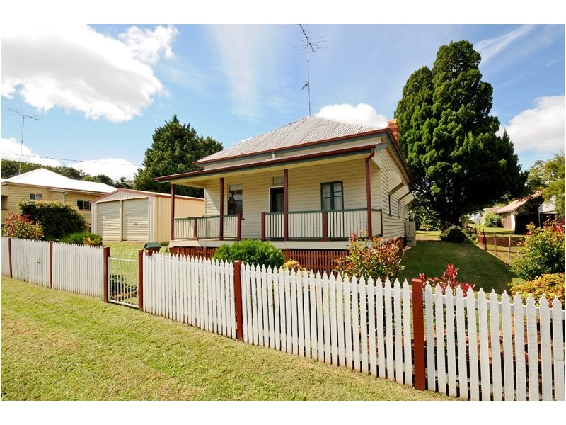 16 Kennedy Street, North Toowoomba QLD 4350