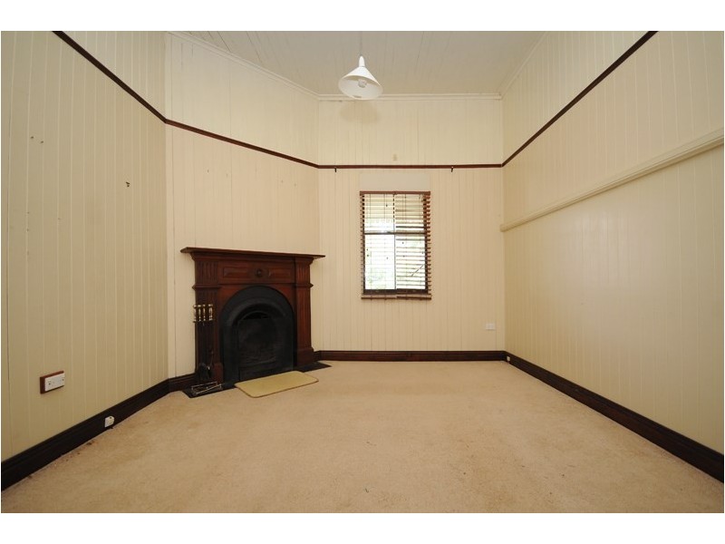 16 Kennedy Street, North Toowoomba QLD 4350