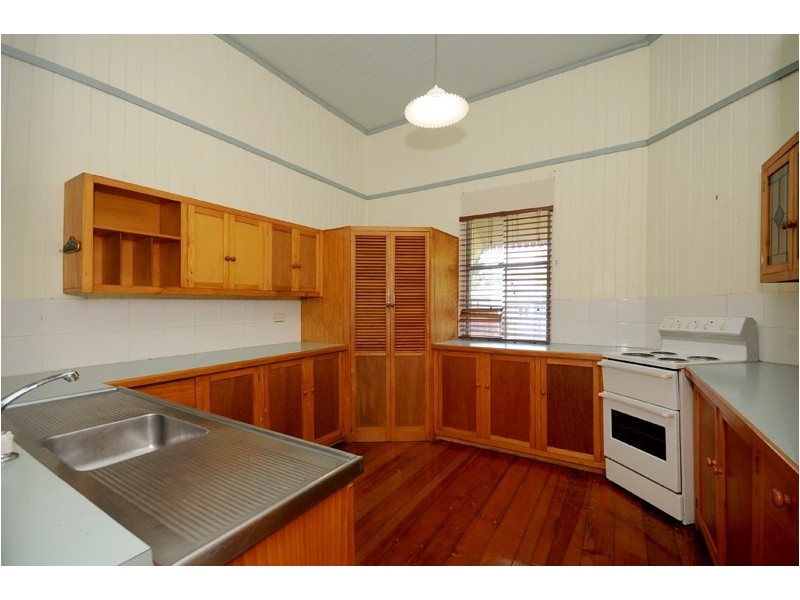 16 Kennedy Street, North Toowoomba QLD 4350