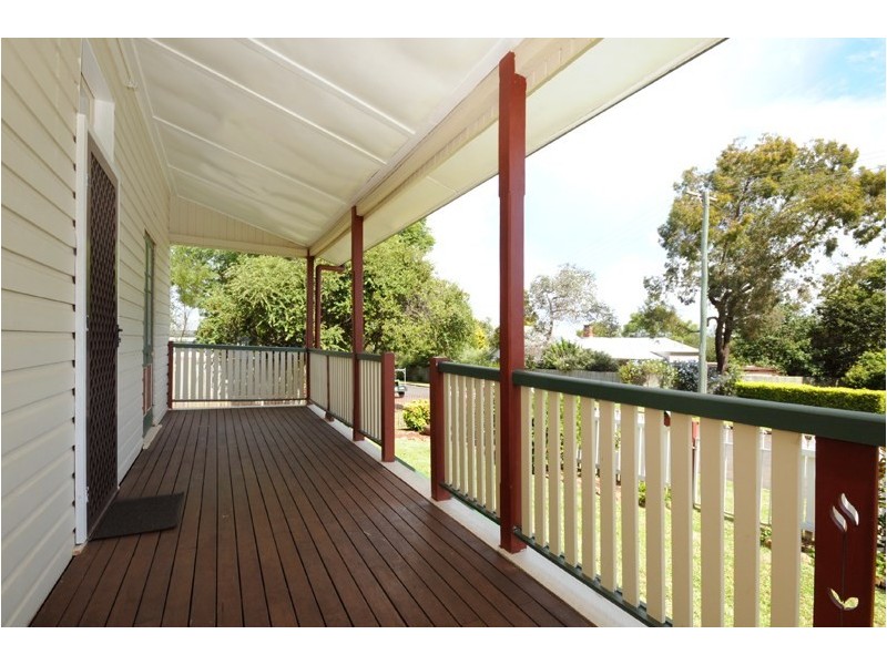 16 Kennedy Street, North Toowoomba QLD 4350