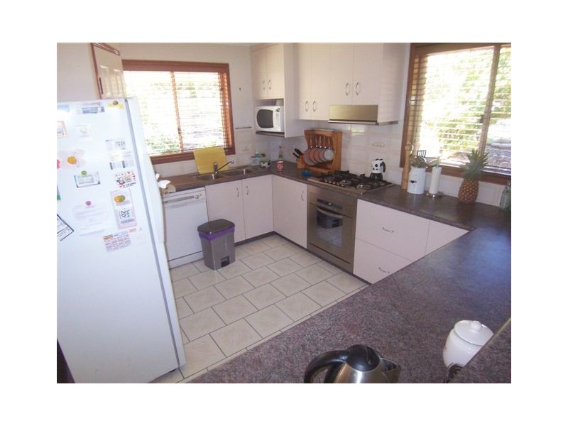 11 Palmer Drive, Highfields QLD 4352