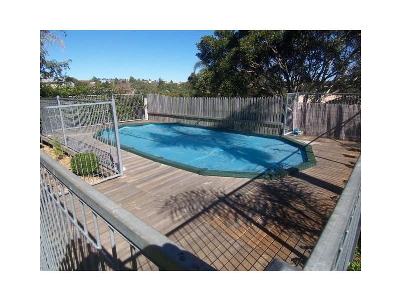 11 Palmer Drive, Highfields QLD 4352