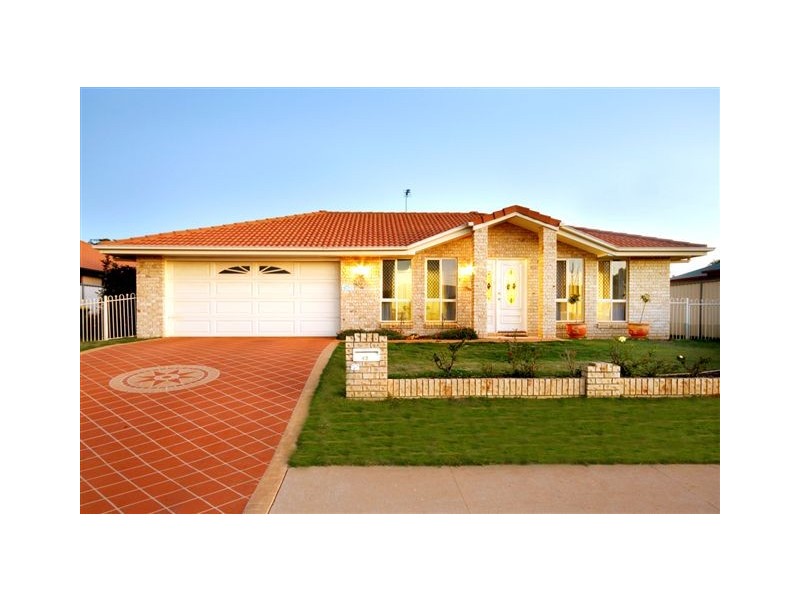 42 Jutsum Street, Middle Ridge QLD 4350