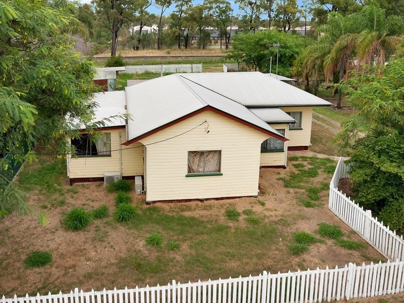 126 Murilla Street, Miles QLD 4415