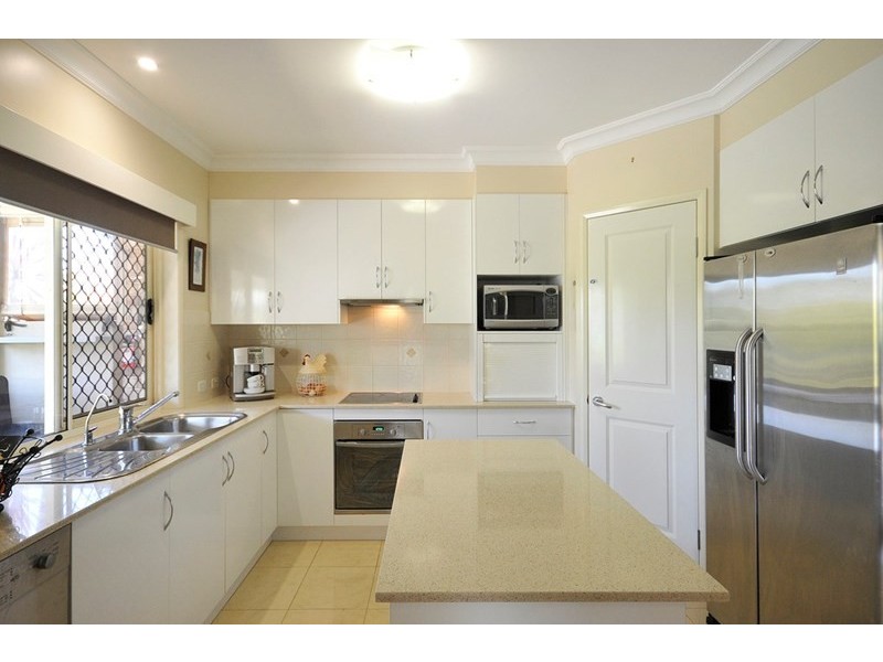 6 Page Court, Kearneys Spring QLD 4350