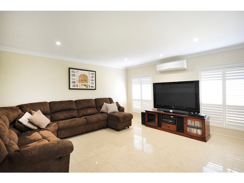 6 Page Court, Kearneys Spring QLD 4350