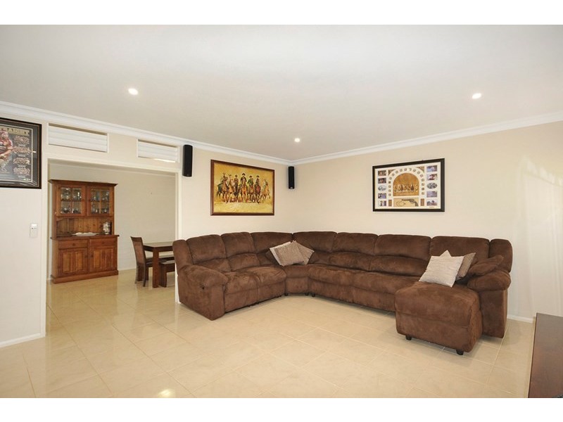 6 Page Court, Kearneys Spring QLD 4350