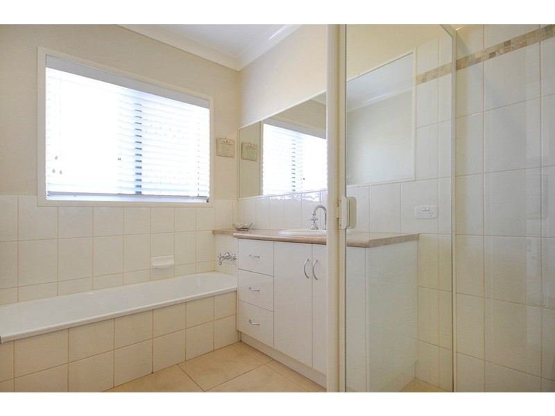6 Page Court, Kearneys Spring QLD 4350