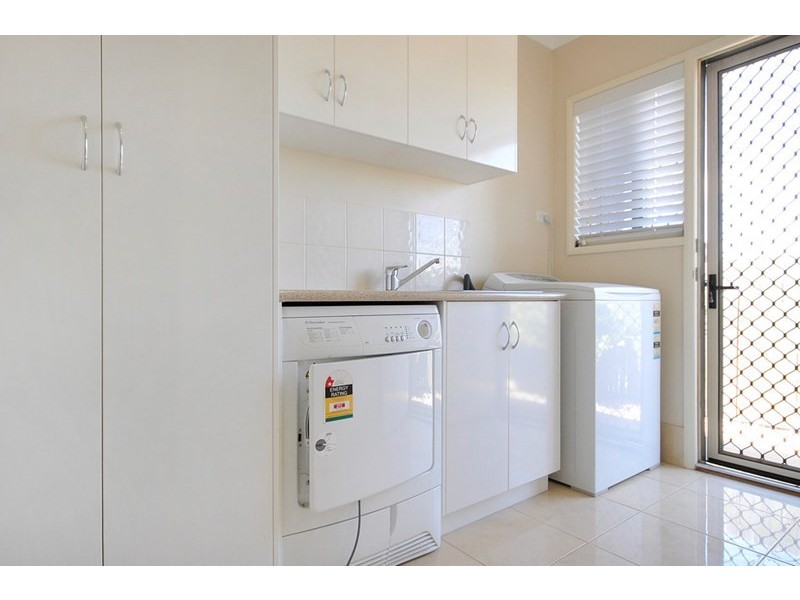6 Page Court, Kearneys Spring QLD 4350