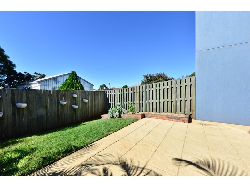 8/247 Herries Street, Newtown QLD 4350