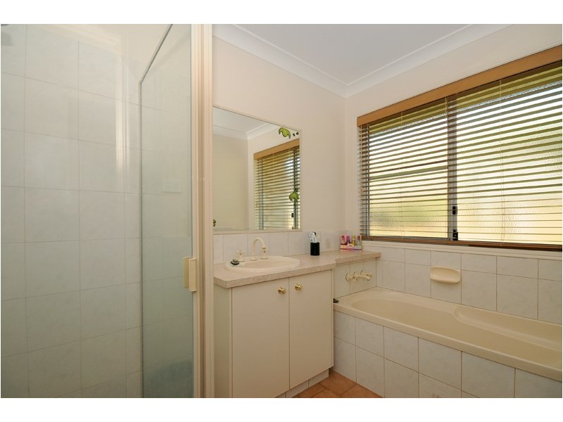 64 Bouganvillea Drive, Middle Ridge QLD 4350
