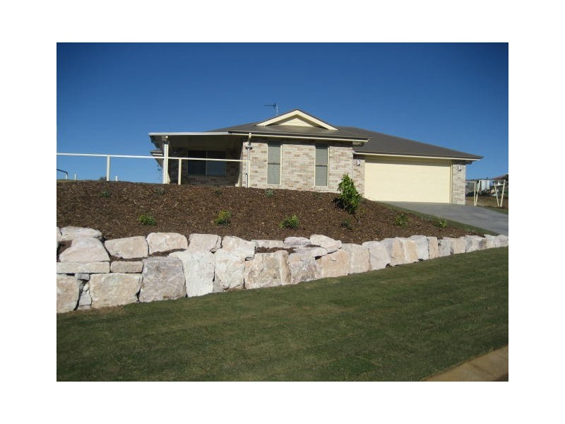 2/2 Yearling Close, Glenvale QLD 4350