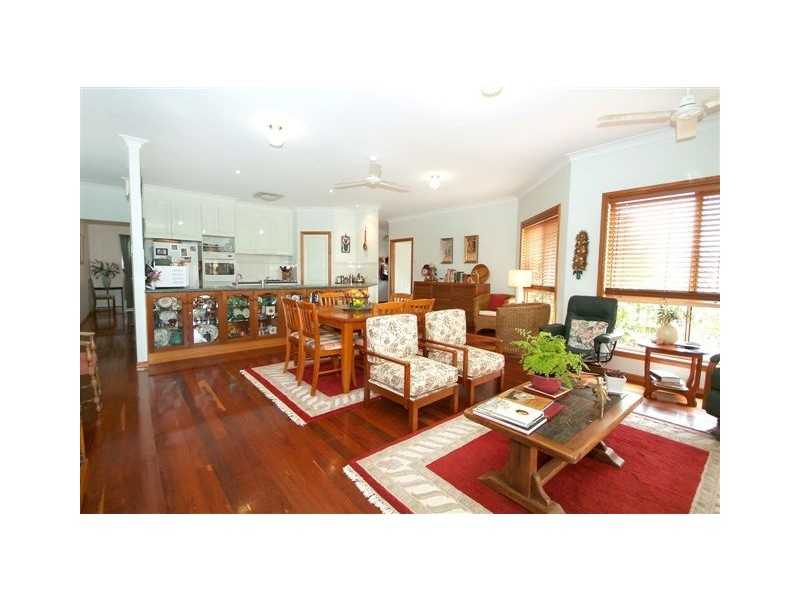 4 Poinsettia Court, Middle Ridge QLD 4350