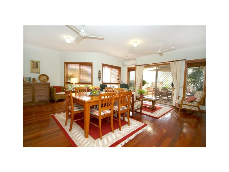 4 Poinsettia Court, Middle Ridge QLD 4350