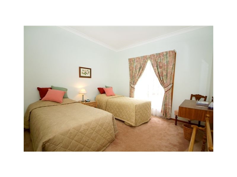 4 Poinsettia Court, Middle Ridge QLD 4350