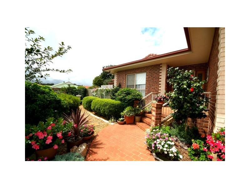 4 Poinsettia Court, Middle Ridge QLD 4350