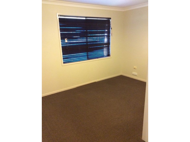 33 Hinkler Crescent, Wilsonton QLD 4350