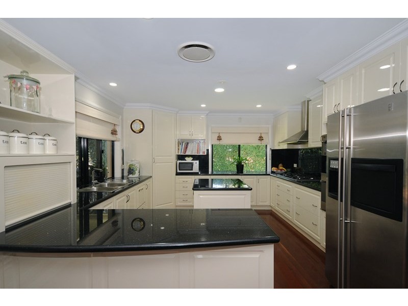 215 Rowbotham Street, Middle Ridge QLD 4350