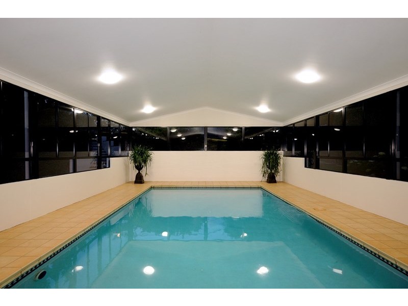 215 Rowbotham Street, Middle Ridge QLD 4350